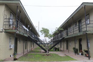 1216 W Southmore Ave