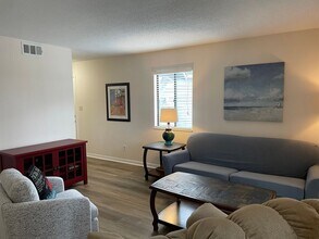 10174 Beach Dr SW in Calabash, NC - Foto de edificio - Building Photo