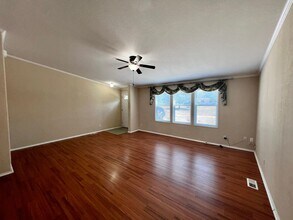 105 Encino Torcido in Adkins, TX - Building Photo - Building Photo