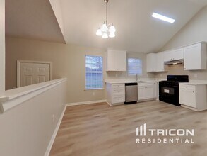 4445 Millenium View Ct SW in Snellville, GA - Building Photo - Building Photo