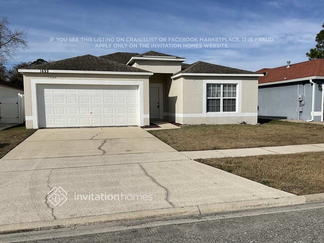 1622 Hudderfield Cir W