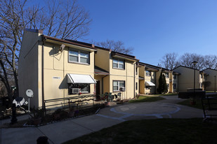 Holmecrest Homes Apartments