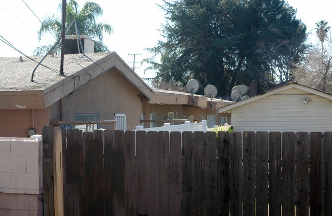 1970 N Arrowhead Ave in San Bernardino, CA - Foto de edificio - Building Photo