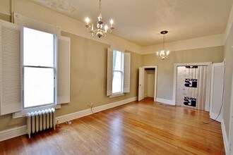 224 NW 20th Pl in Portland, OR - Building Photo - Building Photo