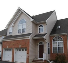 704 Heron Ct in North Brunswick, NJ - Building Photo