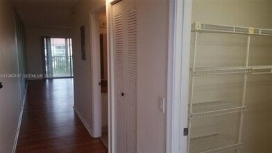 1400 SW 124th Terrace in Pembroke Pines, FL - Building Photo - Building Photo