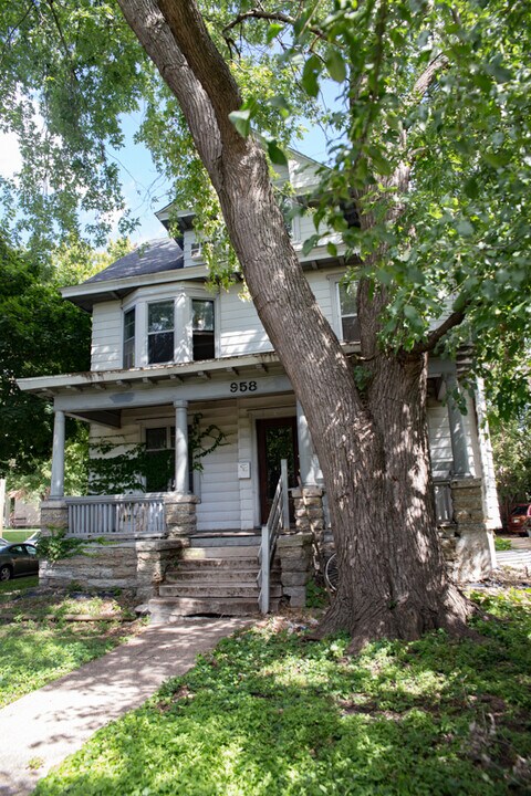 958 15th Ave SE in Minneapolis, MN - Foto de edificio
