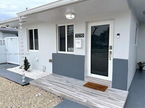 11230 SW 5th St in Miami, FL - Building Photo - Building Photo