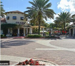 5021 Vine Cliff Way W in Palm Beach Gardens, FL - Building Photo - Building Photo