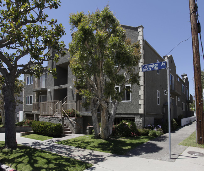 11603 Darlington Ave in Los Angeles, CA - Foto de edificio - Building Photo