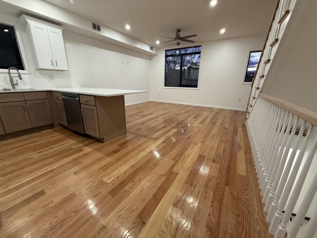 23 E 44th St in Bayonne, NJ - Building Photo - Building Photo