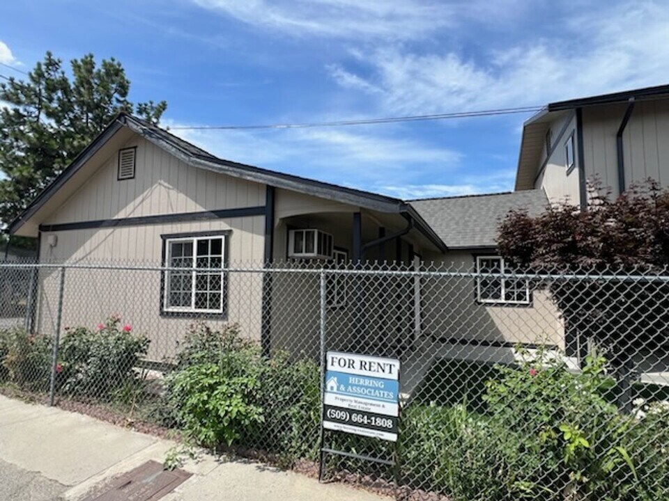 934 Methow St in Wenatchee, WA - Building Photo