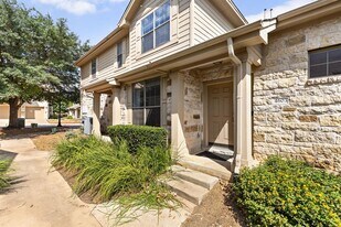 9201 Brodie Ln in Austin, TX - Building Photo