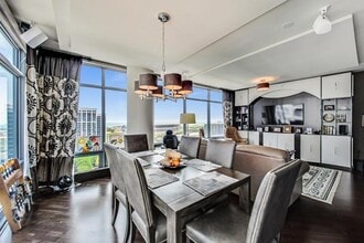 100 E 14th St, Unit 1601 in Chicago, IL - Building Photo - Building Photo