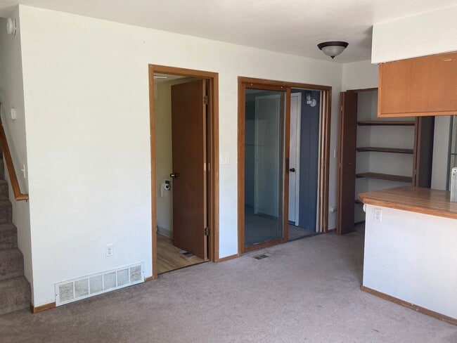 733 Irwin St in Anchorage, AK - Building Photo - Building Photo