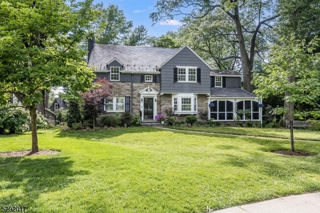 14 South Crescent
