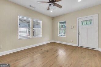998 Mayson Turner Rd NW in Atlanta, GA - Building Photo - Building Photo