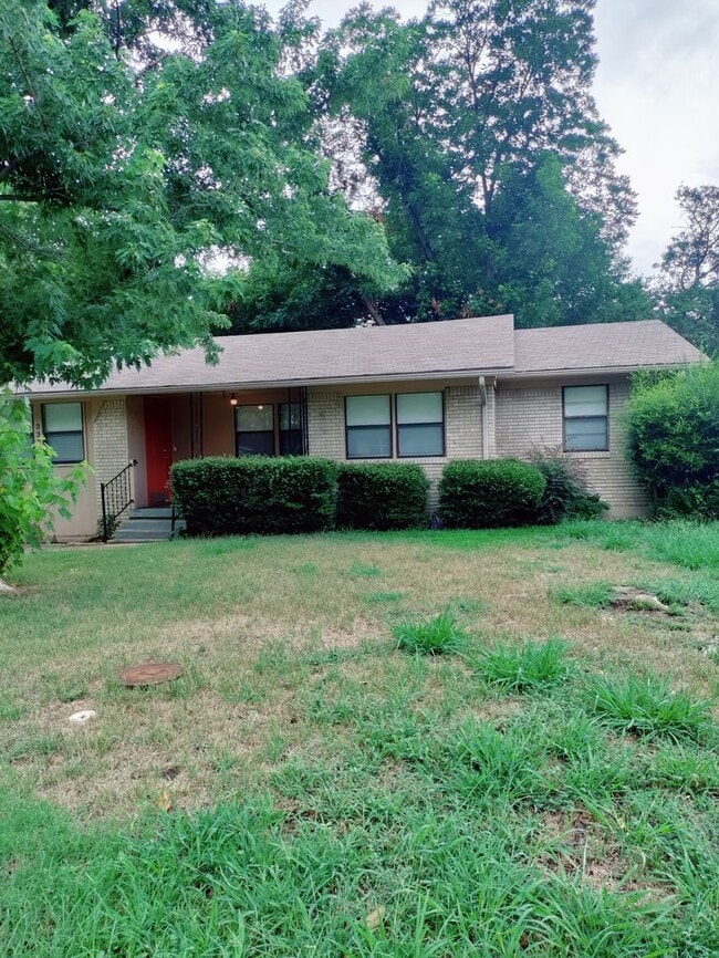 3304 Heather Ln