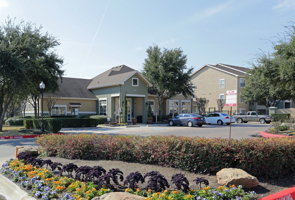 Mayfield Park Apartments in Arlington, TX