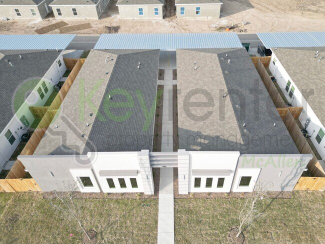 4104 Walnut Ave in McAllen, TX - Building Photo - Building Photo