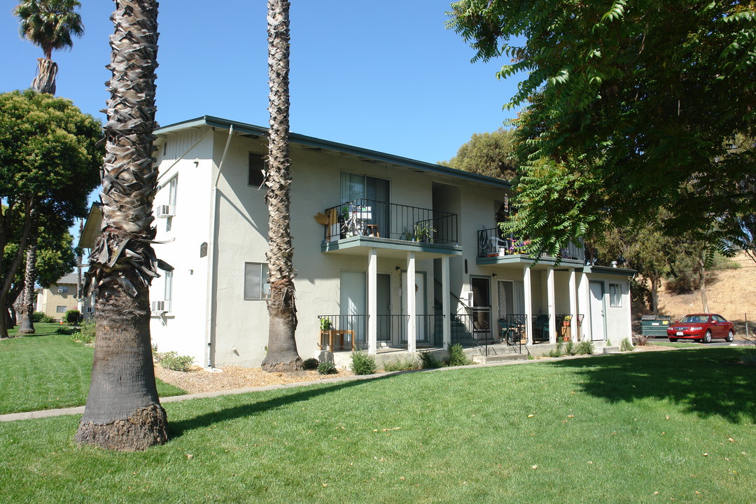 2372-2377 William Dr in Santa Clara, CA - Building Photo