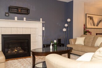 129 Quinapoxet St in Holden, MA - Building Photo - Building Photo