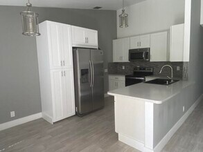 1323 Denlow Ln in Royal Palm Beach, FL - Building Photo - Building Photo