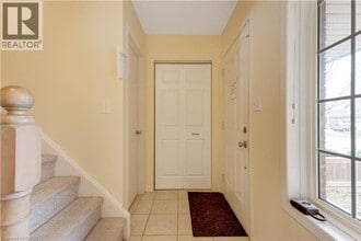 76 Templewood Dr in Kitchener, ON - Building Photo - Building Photo