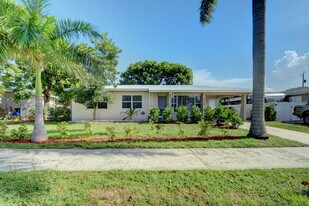 1749 15th Ave N in Lake Worth Beach, FL - Building Photo