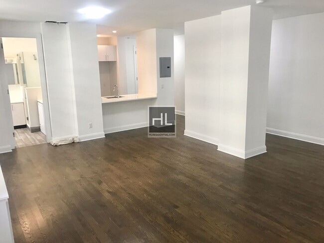 WEST 58 STREET, Unit PHA in New York, NY - Building Photo - Building Photo