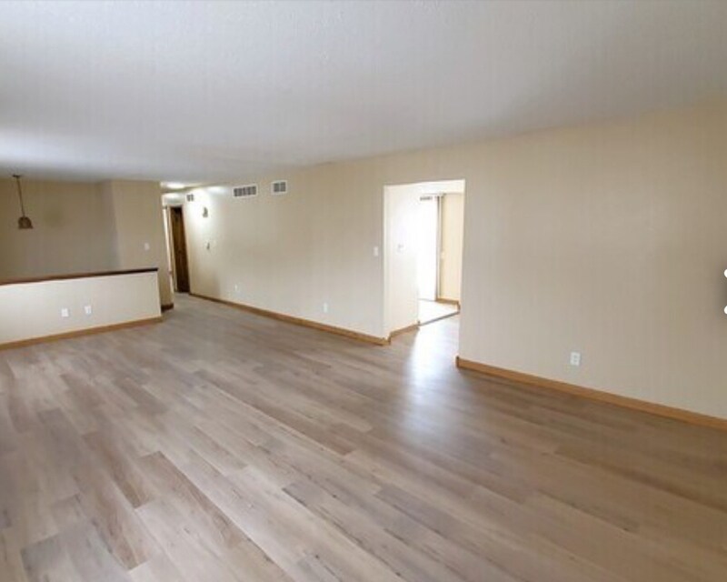 2900 4th St in Marion, IA - Building Photo
