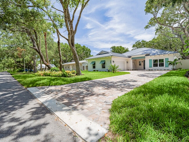 9340 Frangipani Dr in Vero Beach, FL - Building Photo - Building Photo