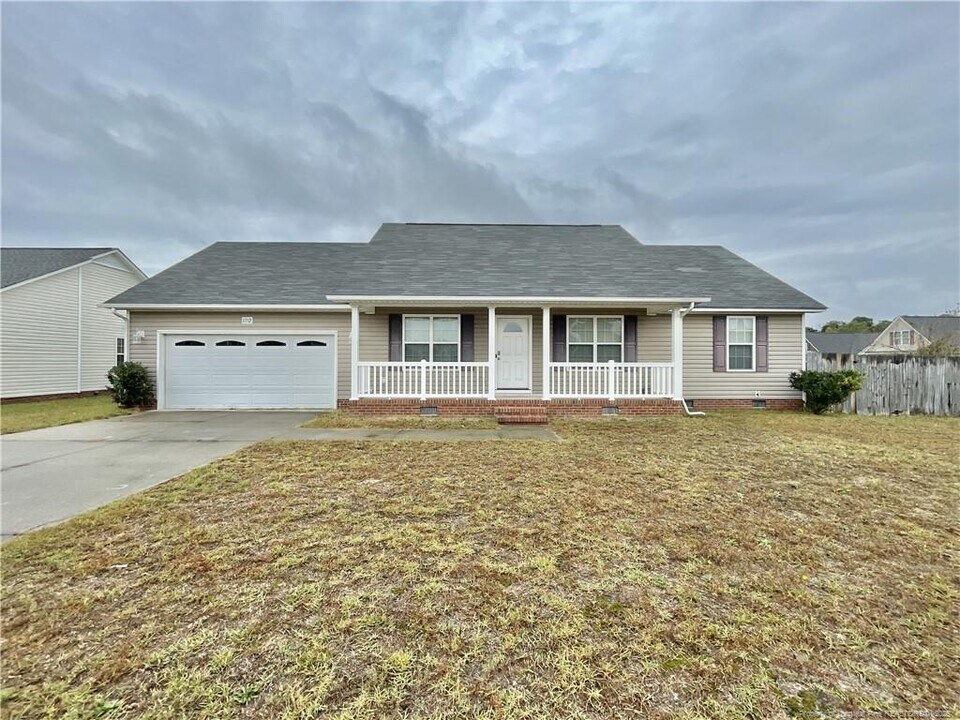 1332 Snowy Egret Dr in Fayetteville, NC - Building Photo