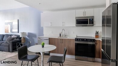 3830 NW 11th St, Unit 1-218 in Miami, FL - Building Photo - Building Photo