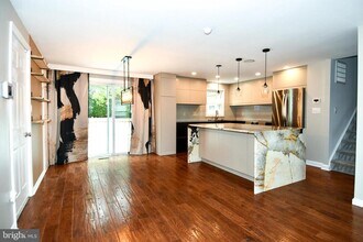 8844 Mourning Dove Ct in Gaithersburg, MD - Building Photo - Building Photo