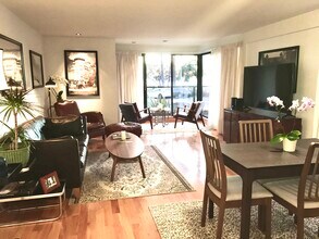 833 Ocean Ave, Unit 101 in Santa Monica, CA - Building Photo - Building Photo