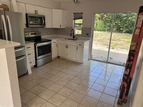 15914 Winner Ln in Hudson, FL - Building Photo - Building Photo