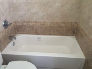 5107 E 113th Ave in Tampa, FL - Foto de edificio - Building Photo