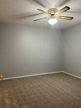 2403 Bandera Dr, Unit B in College Station, TX - Foto de edificio - Building Photo