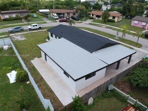 11462 SW 225th St in Miami, FL - Building Photo - Building Photo