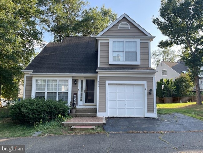 419 Deerpath Ave SW