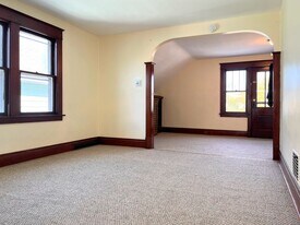 253 Shirley Ave in Buffalo, NY - Building Photo