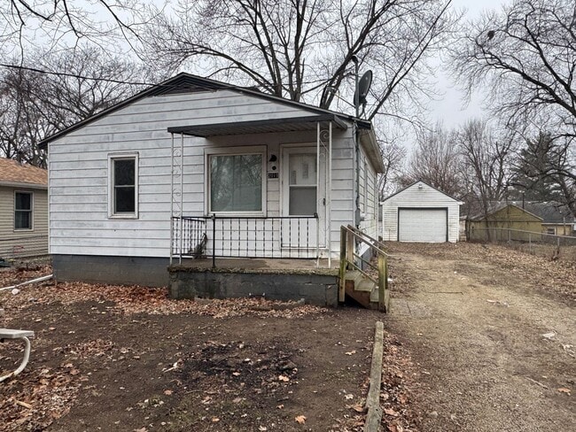 property at 2019 S Elizabeth St