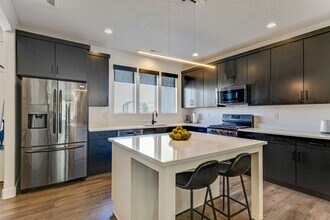 5094 W Duckhorn Dr in South Jordan, UT - Building Photo - Building Photo