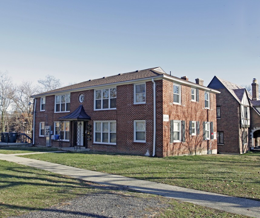 College Hill Apartments in Dayton, OH - Building Photo