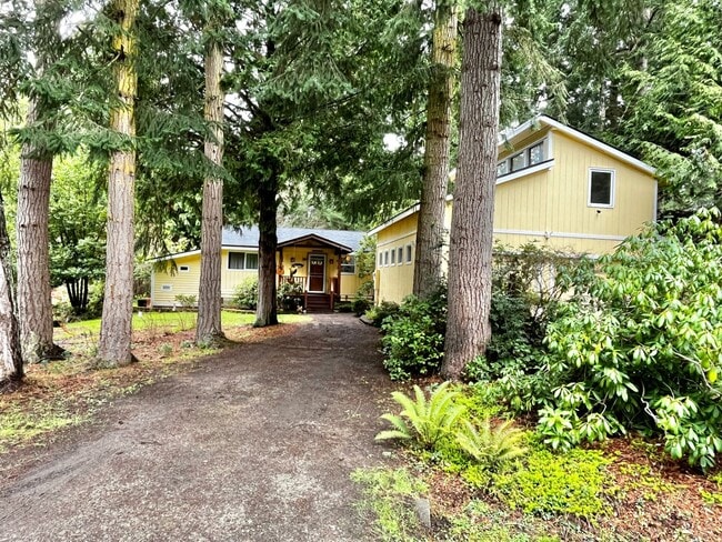 property at 5314 Ponderosa Pl NE