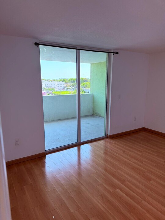 219 NW 12th Ave, Unit San Lorenzo in Miami, FL - Building Photo