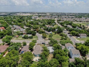 1412 Vargas Rd in Austin, TX - Building Photo - Building Photo
