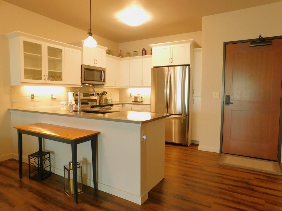 100 Woodlands Wy in Kalispell, MT - Building Photo
