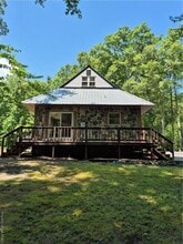 9050 Higgins Rd in Quinton, VA - Building Photo - Building Photo